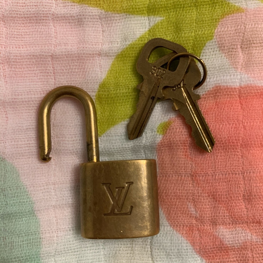 LV lock & key